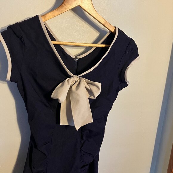 Stop Staring! Newport 1950’s Style Wiggle Dress Size Medium - Picture 3 of 6